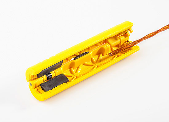 Dénudeur cables coaxiaux