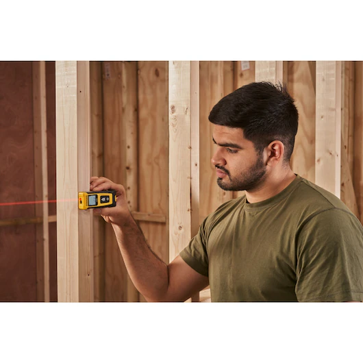 Télémètre laser SLM65 STANLEY 20 m