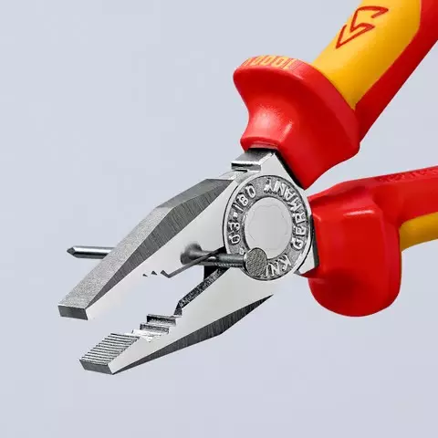 Pince universelle 180mm Chromée Isolée 1000V KNIPEX 03 06 180